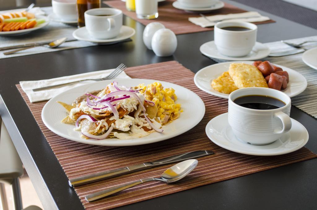 Casa Inn Galerias Celaya Ngoại thất bức ảnh